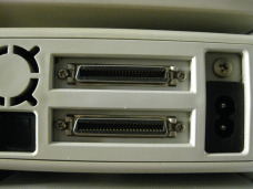 ICM PF-240 の SCSI 端子部分