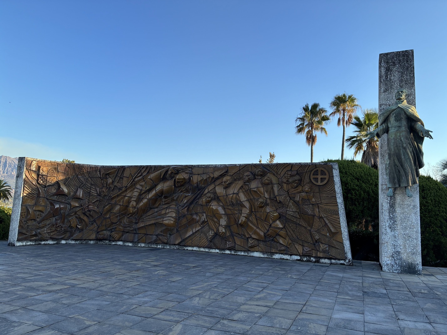 $B%6%S%(%k>eN&5'G0Hj(B